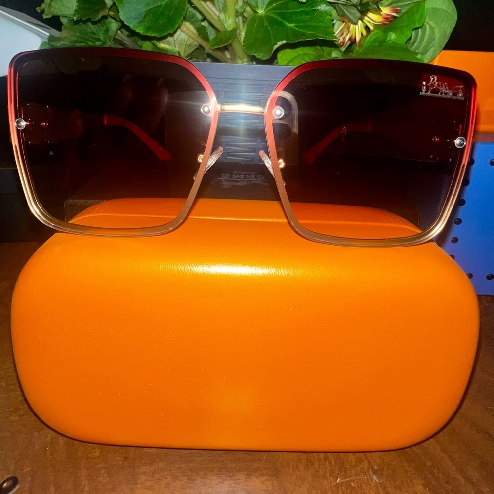 H Oversized Gradient Square Sunglasses Orange and gold frame .